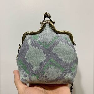 Chic Handsewn Embossed Leather Castle Shaped & Kisslock Coin Purse with Chain